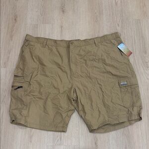 NWT Ocean Coast 52 Men's Tan Cargo Shorts